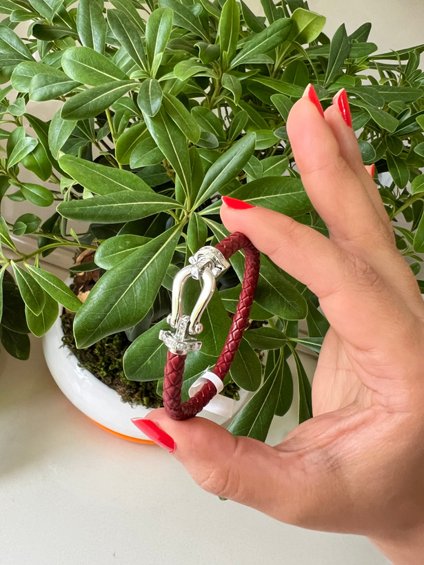 دستبند زنانه دخترانه فرد Fred امگا زرشکی چرم و استیل اوجینال گارانتی
