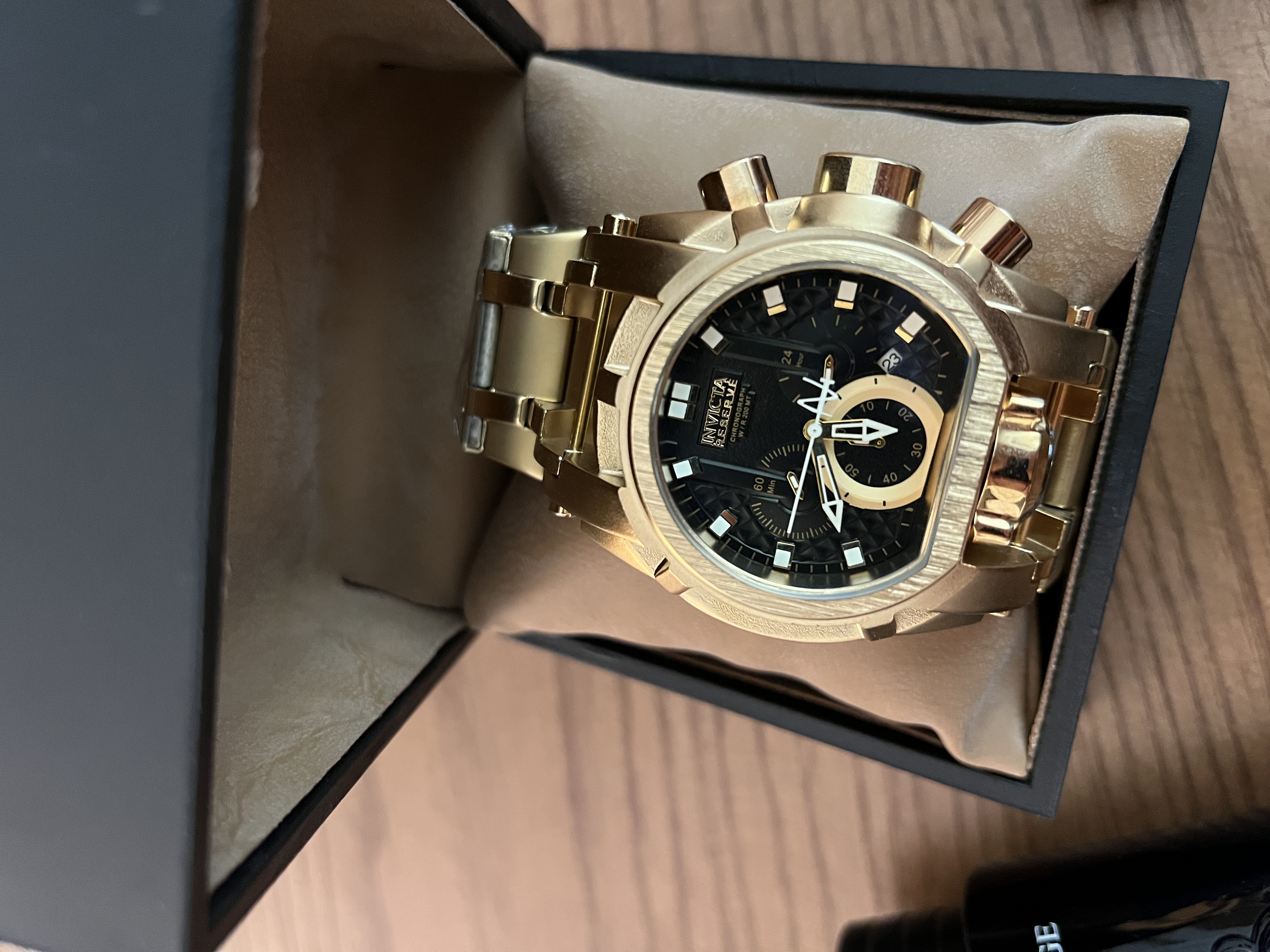 ساعت مچی مردانه اینویکتا INVICTA Bolt Zeus با گارانتی
