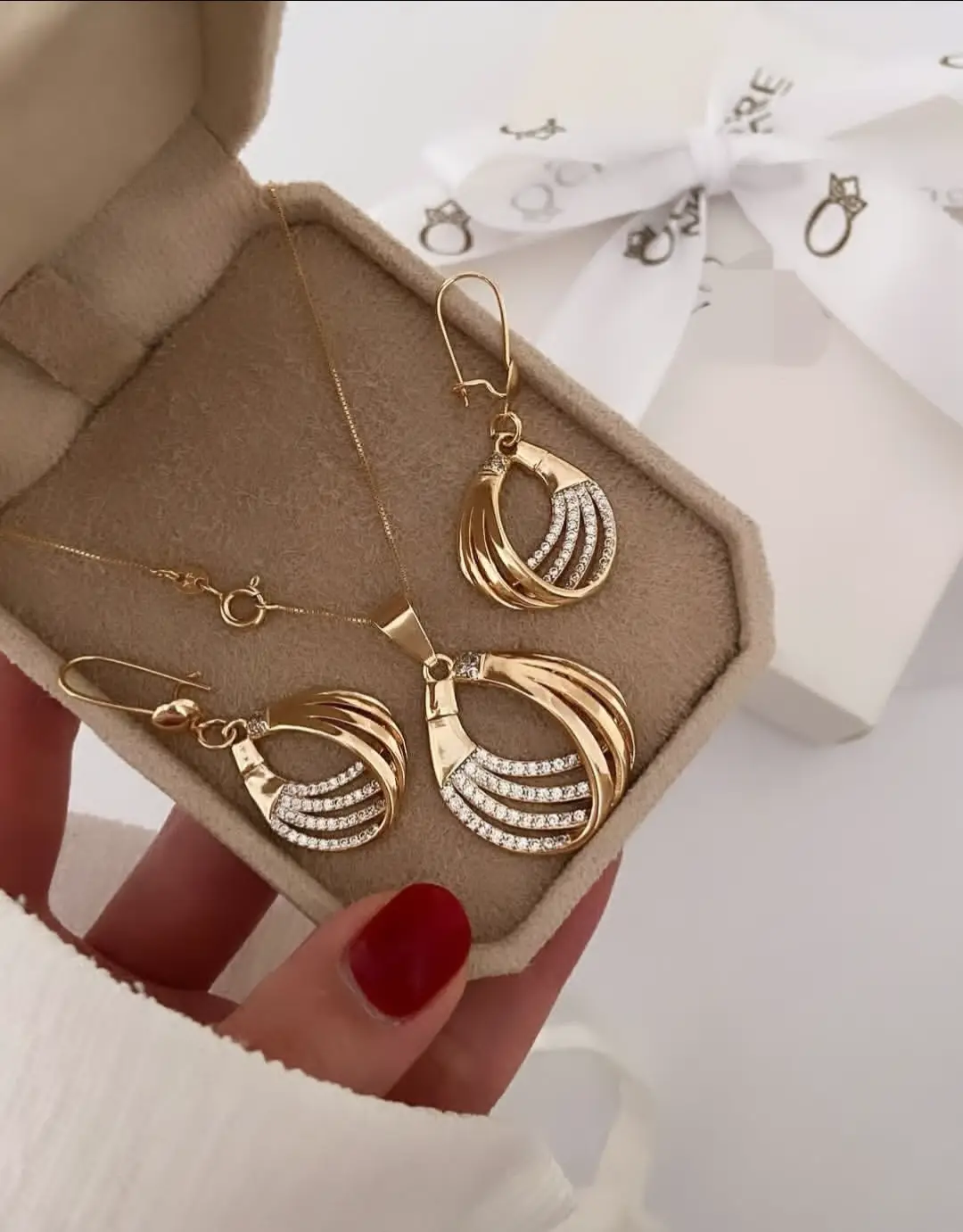 نیمست ژوپینگ طرح طلا زنانه شیک xuping