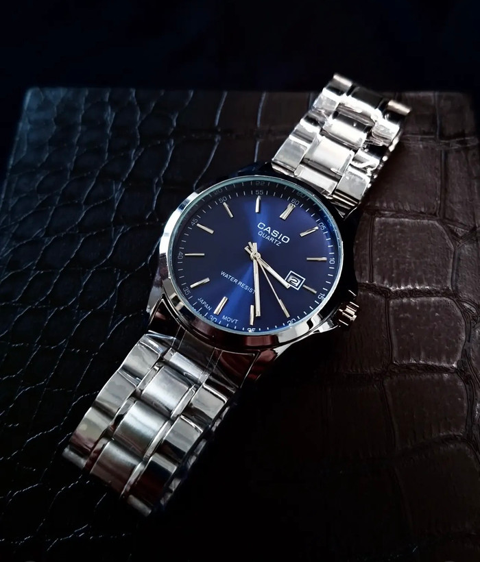 ساعت مچی مردانه کاسیو نقره ای صفحه آبی کلاسیک با ضمانت casio