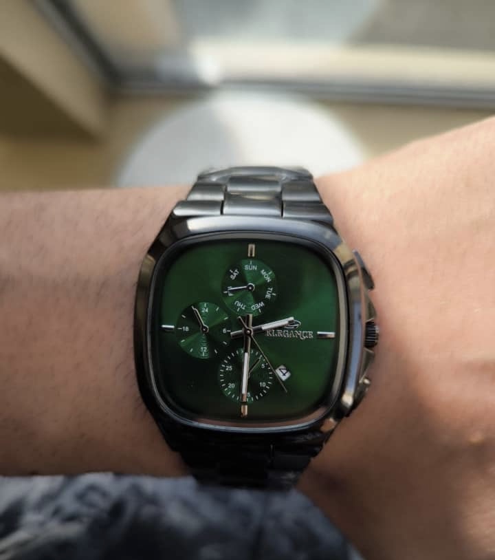ساعت مچی الگانس وینتیج طرح کرنوگراف مشکی صفحه سبز با گارانتی